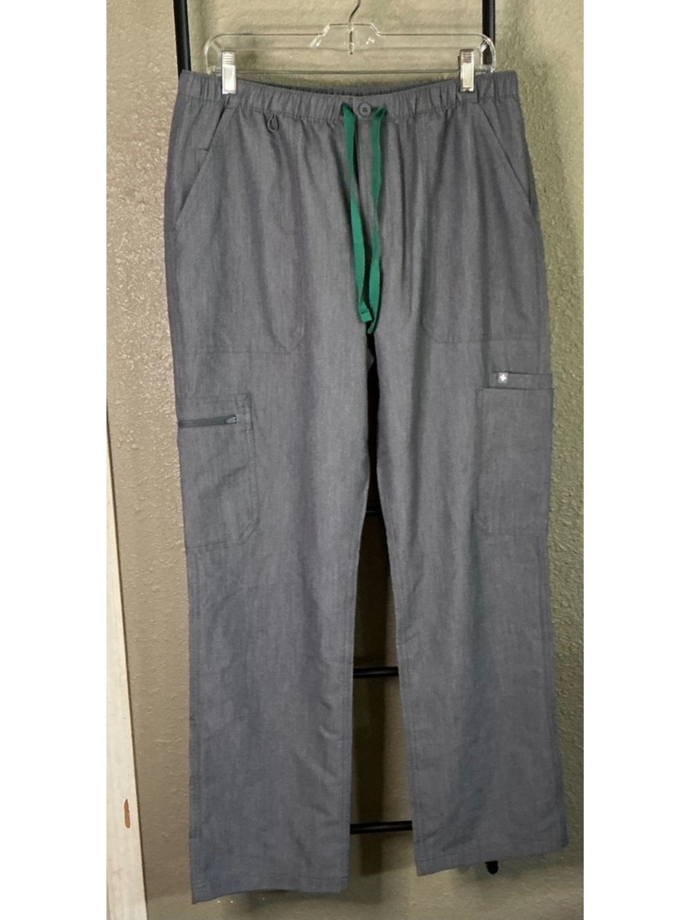 FIGS Technical Collection “Cairo” garment, size Large (L)